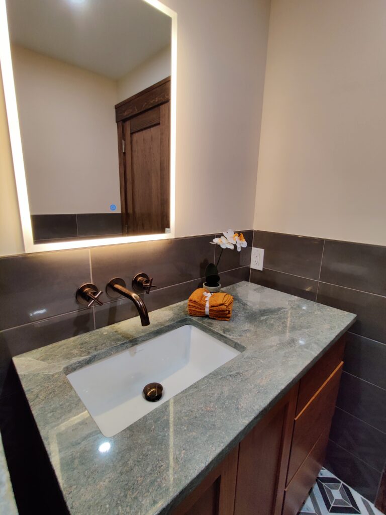 Hall bath 